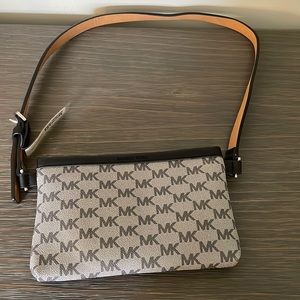 NWT Michael Kors Logo Belt Wallet Size X-Large Waist Purse Bag